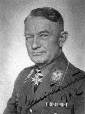 General der Flieger Friedrich Christiansen- dowodził NSFK w okresie 15.04.1937 - 26.06.1943.