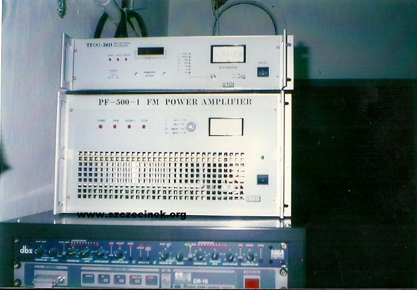 Pierwsze urządzenia nadajnika radia w tym amplifikator (wzmacniacz) i modulator.